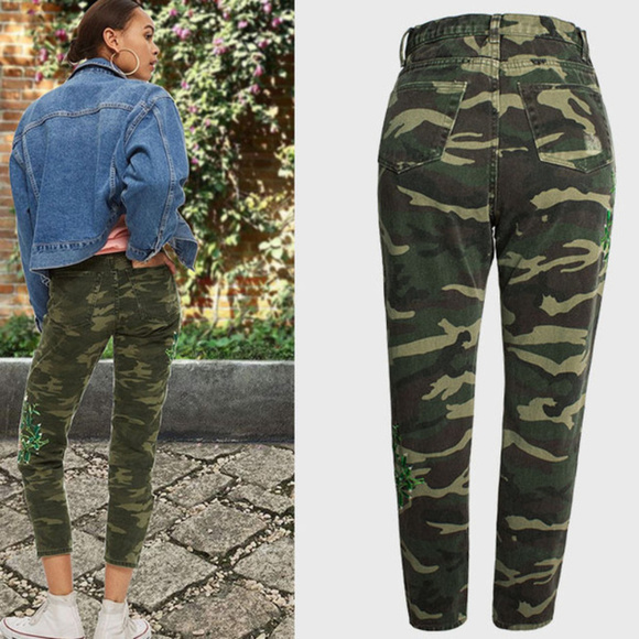 Brand New Embroidered Camo Jeans๐๐ - Picture 4 of 8